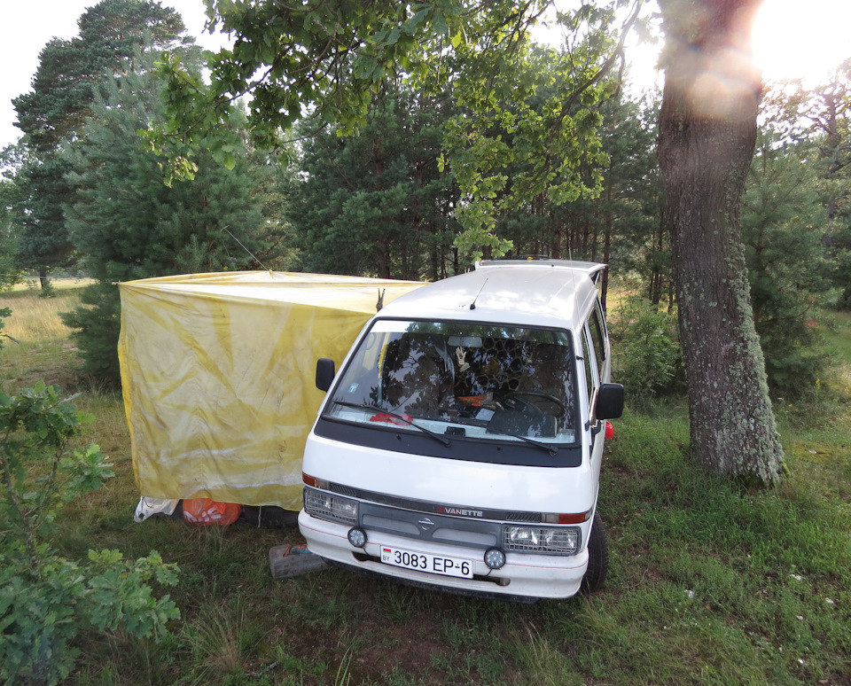 Ниссан ванетте грузовик. Ниссан Ванетте 1994. Nissan Vanette c22. Nissan Ванетта вышка видео. Ниссан Ванетт лежит перевернулся.