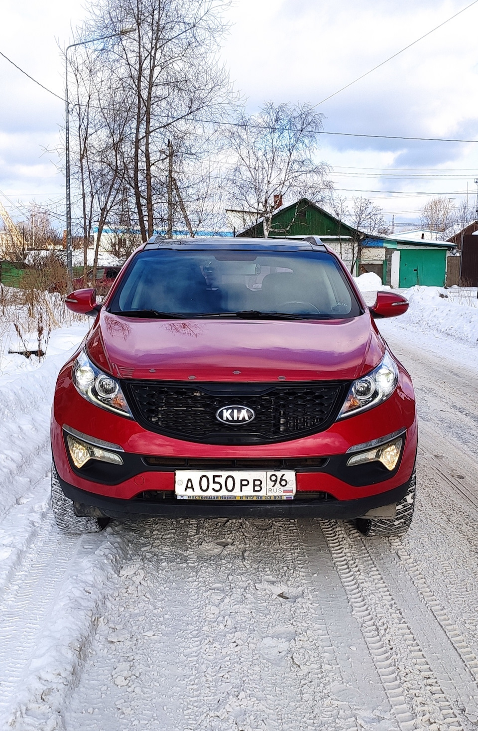 Убрал монобровь (мухобойка) — KIA Sportage (3G), 2 л, 2012 года | тюнинг |  DRIVE2