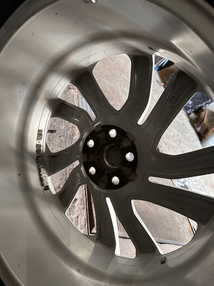Шины летние Goodyear 255/50 R20, литые диски Land Rover 8Jx20 ET40 ...
