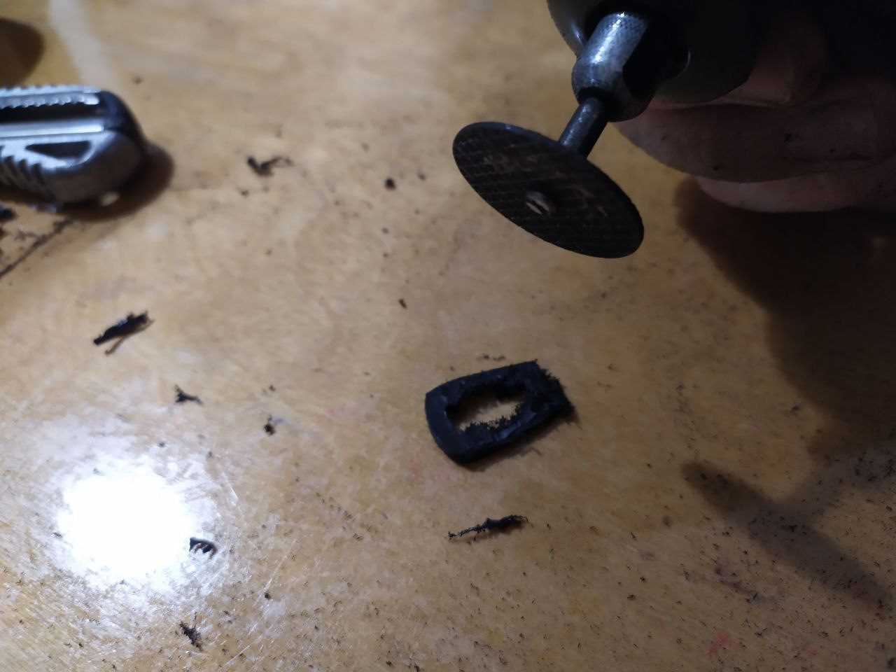 Регулировка веерных форсунок омывателя — Toyota Progres, 2,5 л, 1999 ...