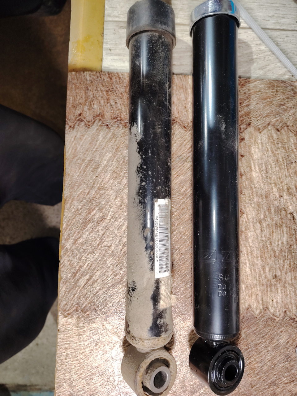 Стойки (справа новая) — Chery Tiggo 7