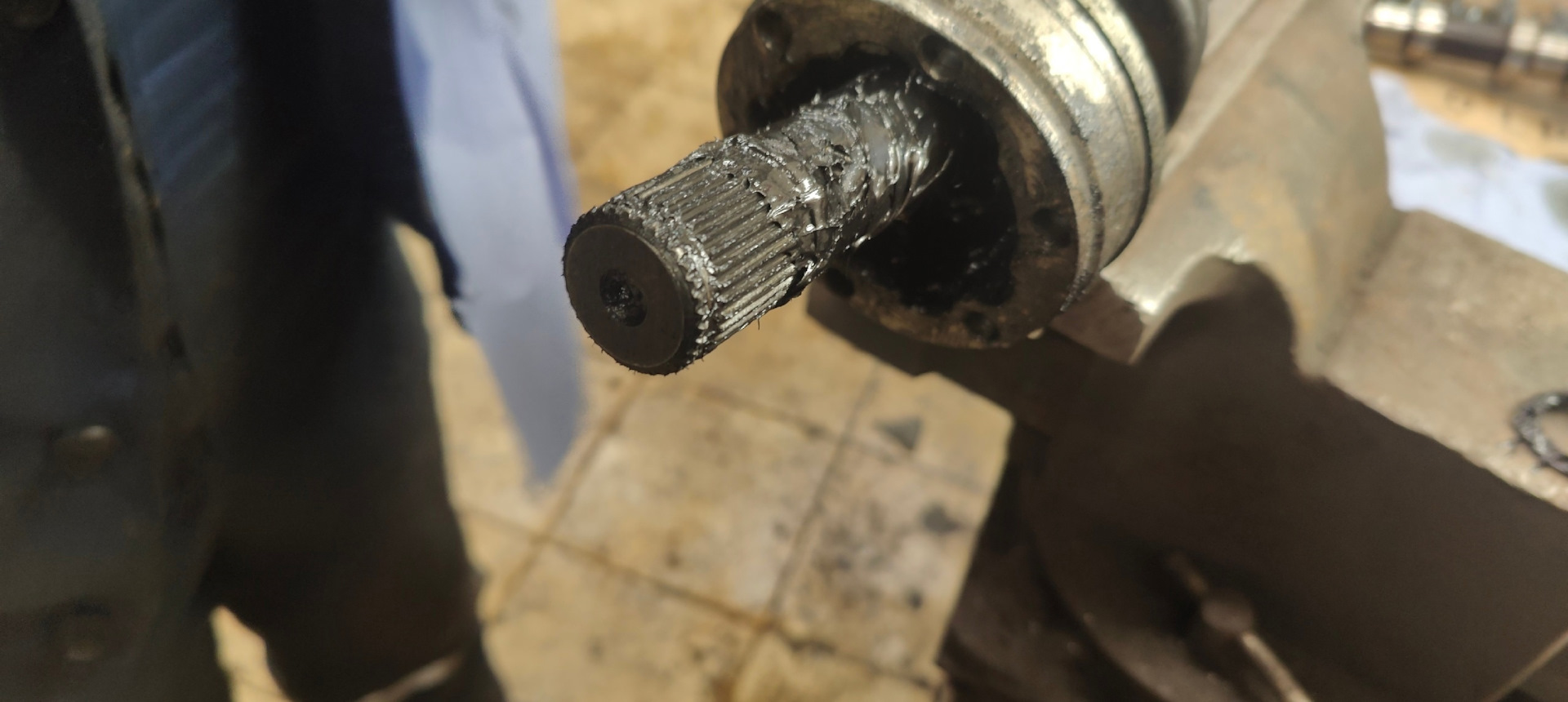 Попал маслом в кашу. Лопнул шрус. — Skoda Octavia A4 Mk1, 1,8 л, 2001 ...