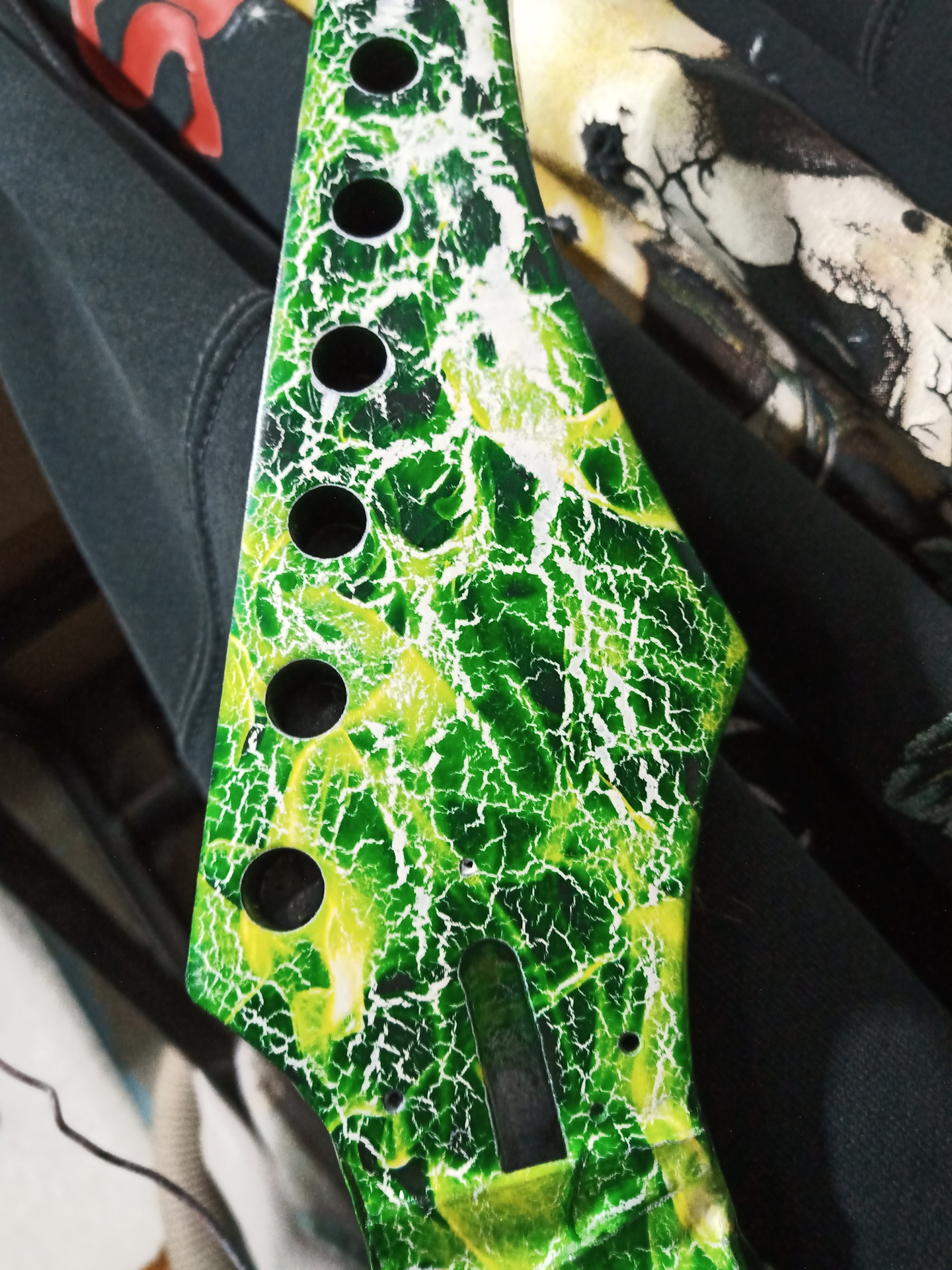 Аквапринт в домашних условиях. Покраска гитары. — Сообщество «Сделай ...