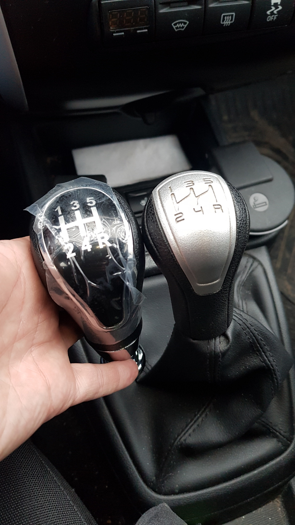 Как снять ручку кпп датсун Хром ободок от mi-do и ручка кпп веста - Datsun on-Do, 1,6 л, 2017 года аксессуа