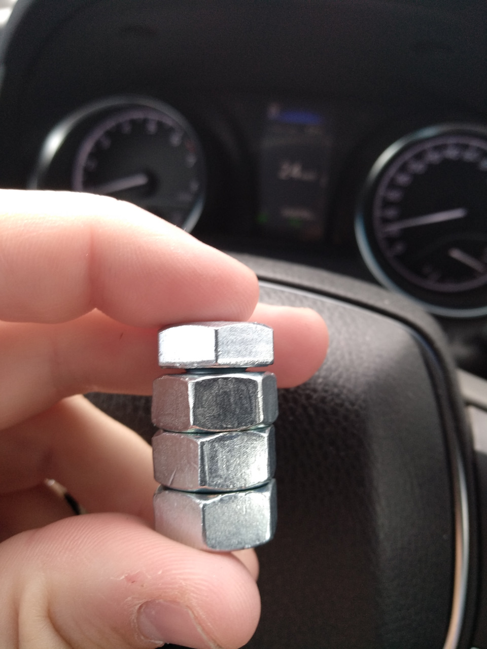 🛠️ Замена шаровой опоры. — Renault Logan (2G), 1,6 л, 2017 года ...