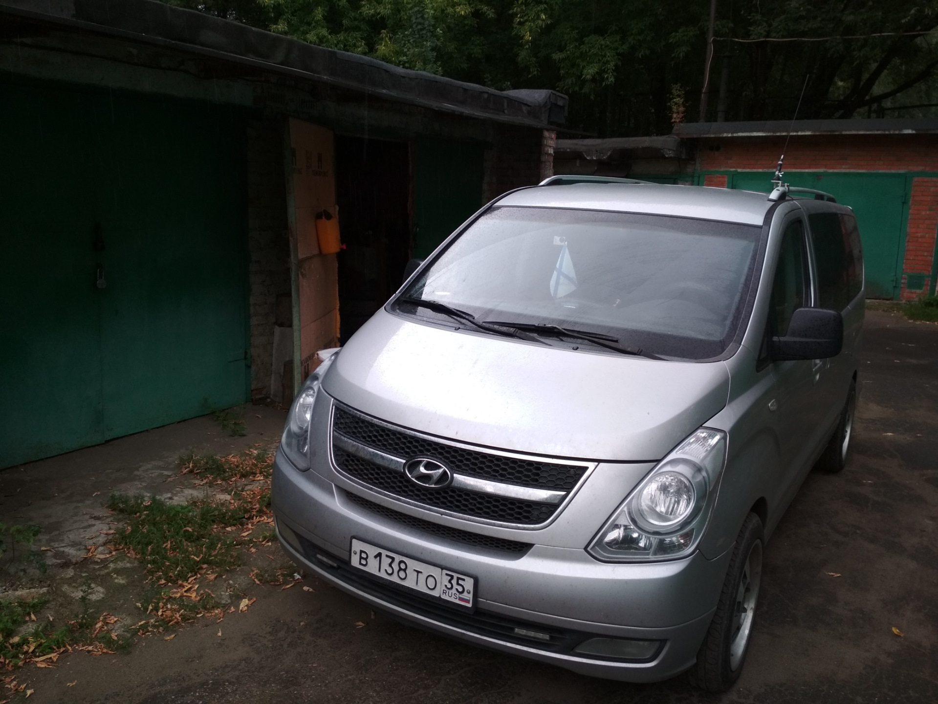 Starex 2.5 дизель. Старекс 2.5 дизель. Hyundai Grand Starex 2.5 at. Хендай Старекс 2.5 дизель фото.