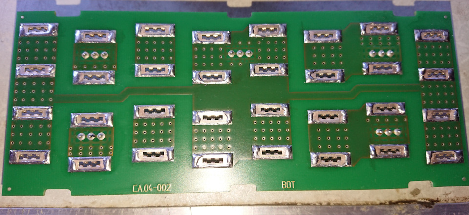 после пропайки и отмывки флюса — Nissan Leaf (1G). Запчасти на фото: CA04002