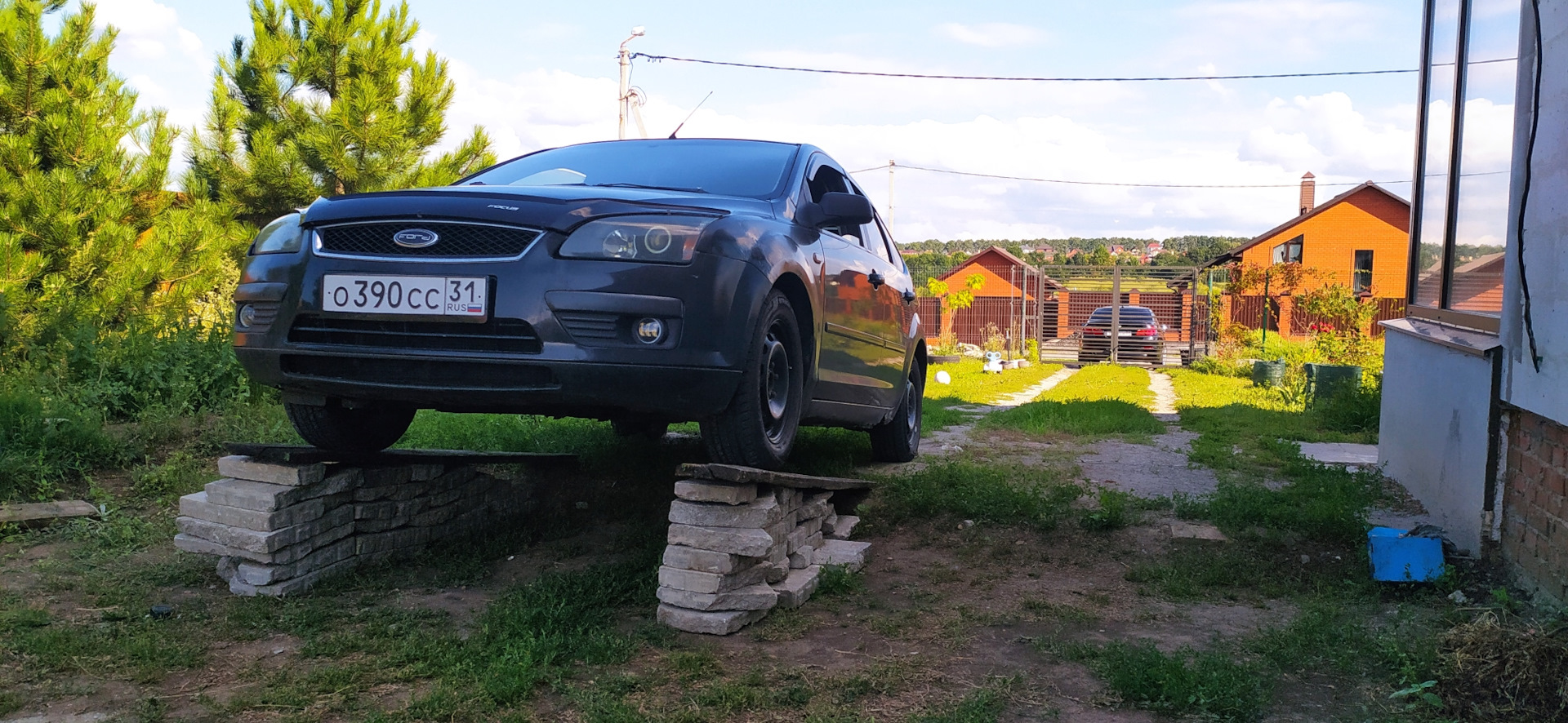 Низкое напряжение в первичной электрической цепи управления катушки ...