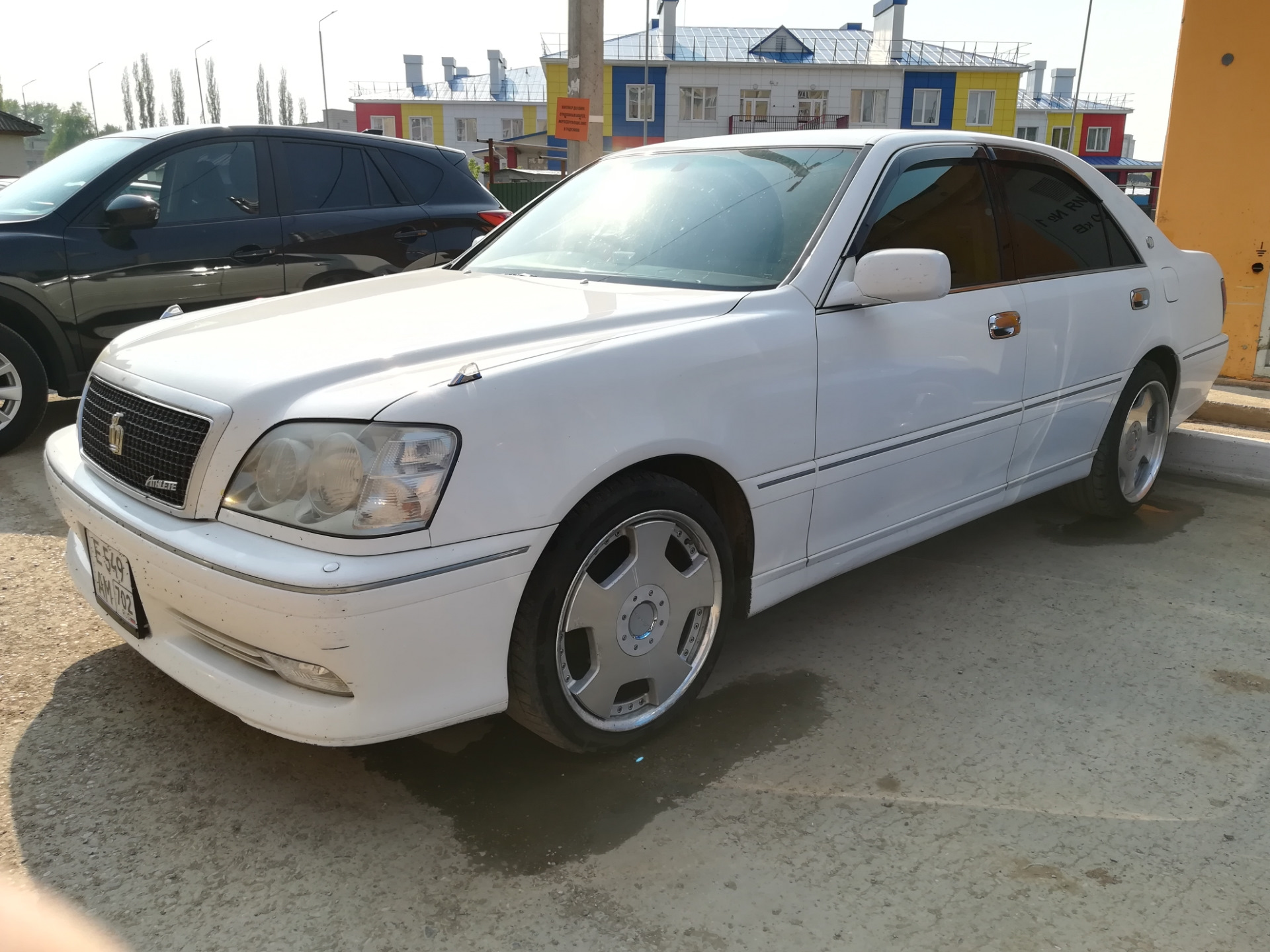 Ланс кроун. Тойота Кроун s140. Work Euroline r18 Crown. Work Euroline Toyota Crown. Toyota Crown 141 work r18 Euroline.