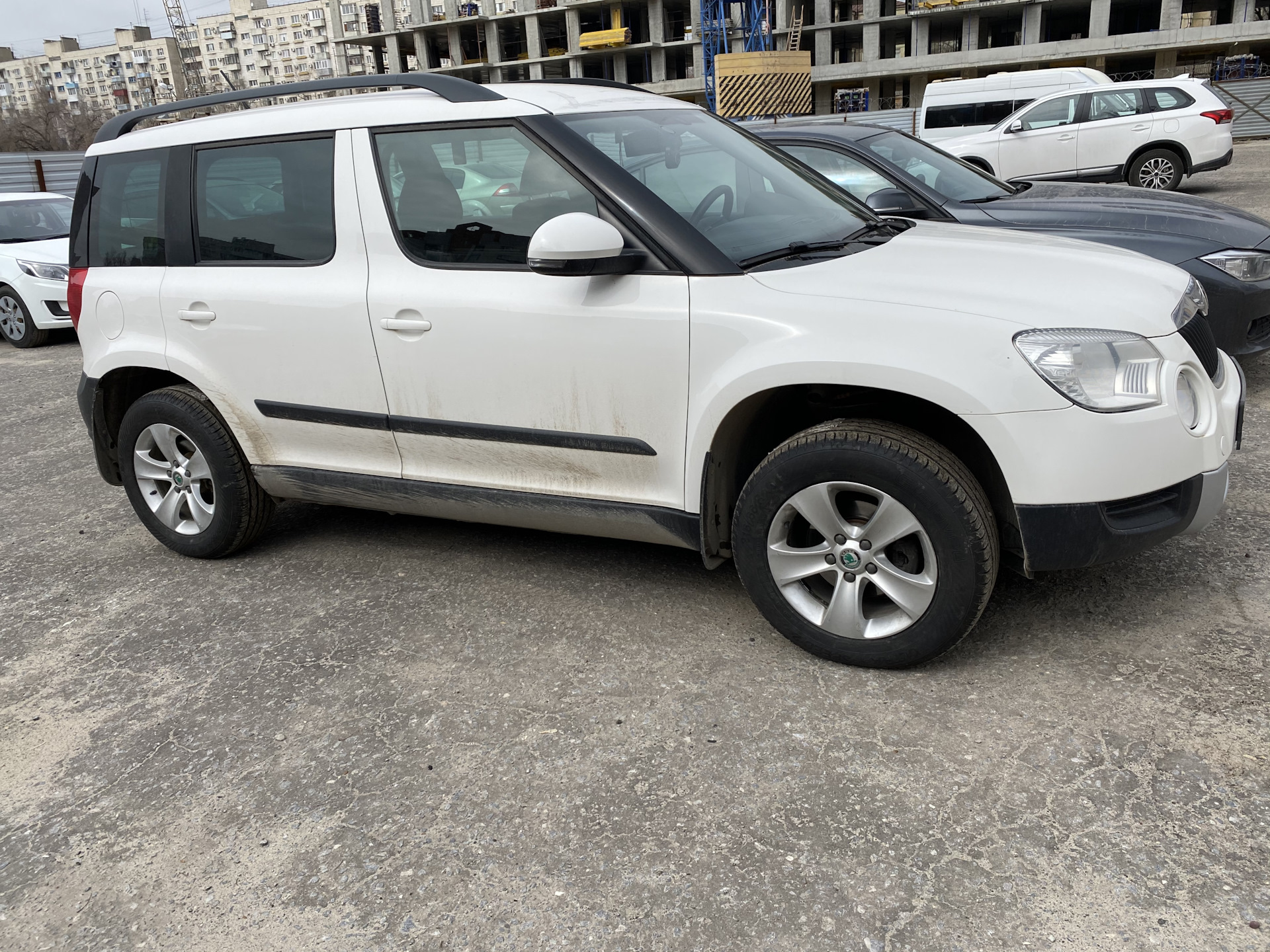 Резина йети. Шкода Йети 215 65 16. Skoda Yeti at резина. Yeti r18.