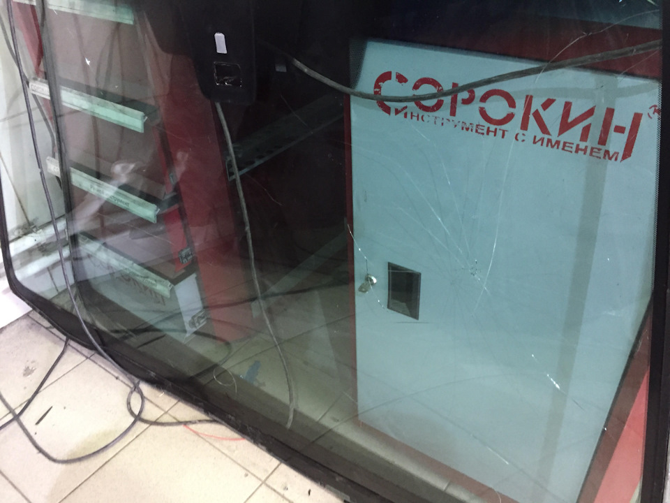 [11]# Замена лобового стекла.Borstek — Mazda 3 (1G) BK, 2 л, 2007 года ...