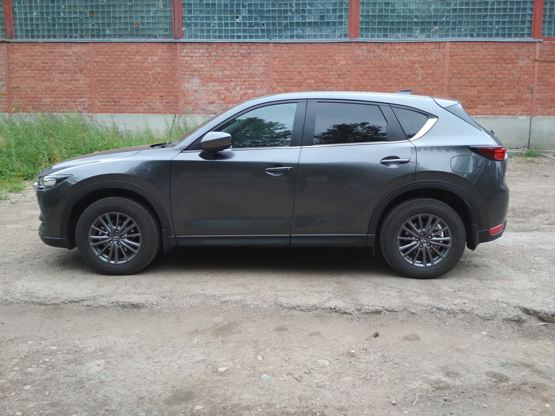 Грей машину. Mazda CX 5 Grey. Мазда сх5 графит. Мазда cx5 Machine Grey. Мазда СХ-5 Machine Grey.