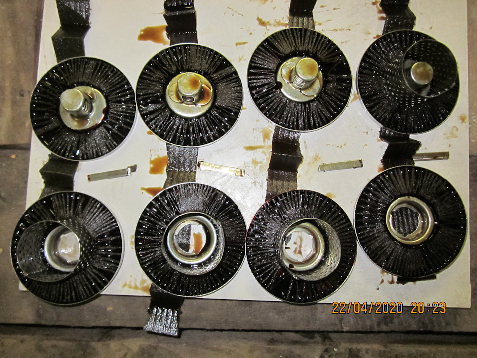 Видно плоховато, но (не)равномерность укладки бумаги оценить можно — Lada Vesta SW (1G)