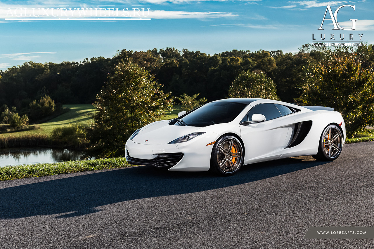 MCLAREN 12c белая