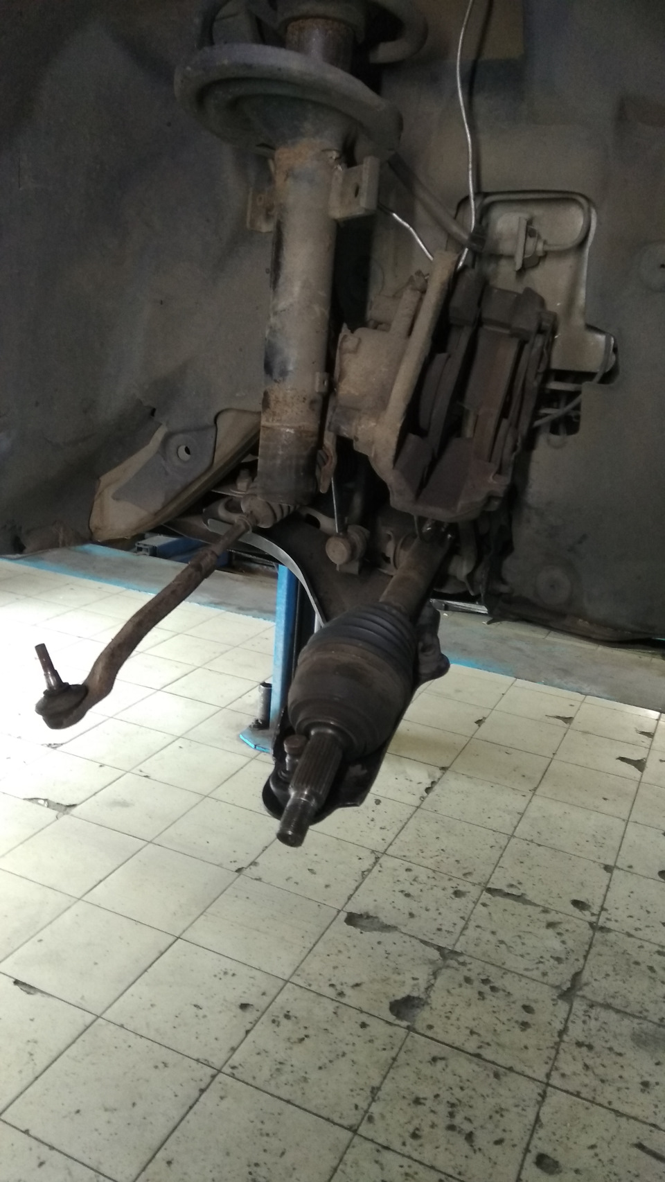 Меняем подшипник передней ступицы — Renault Scenic II, 1,5 л, 2009 года ...