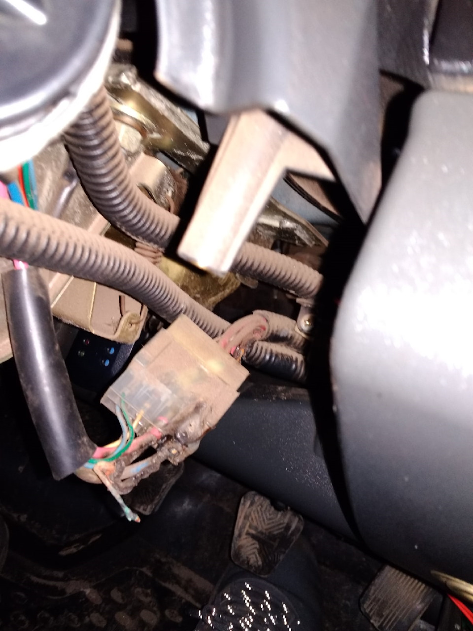 Сгорела фишка подключения замка зажигания — Lada 21124, 1,6 л, 2006 ...