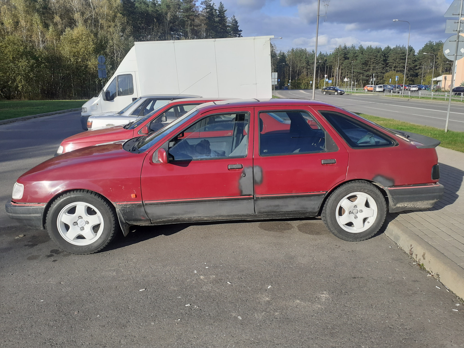 Дверь форд сиерра. Пороги для Ford Sierra. Форд Сиерра гнилая. Форд Сиерра купе. Ремонт кузова Форд Сиерра.