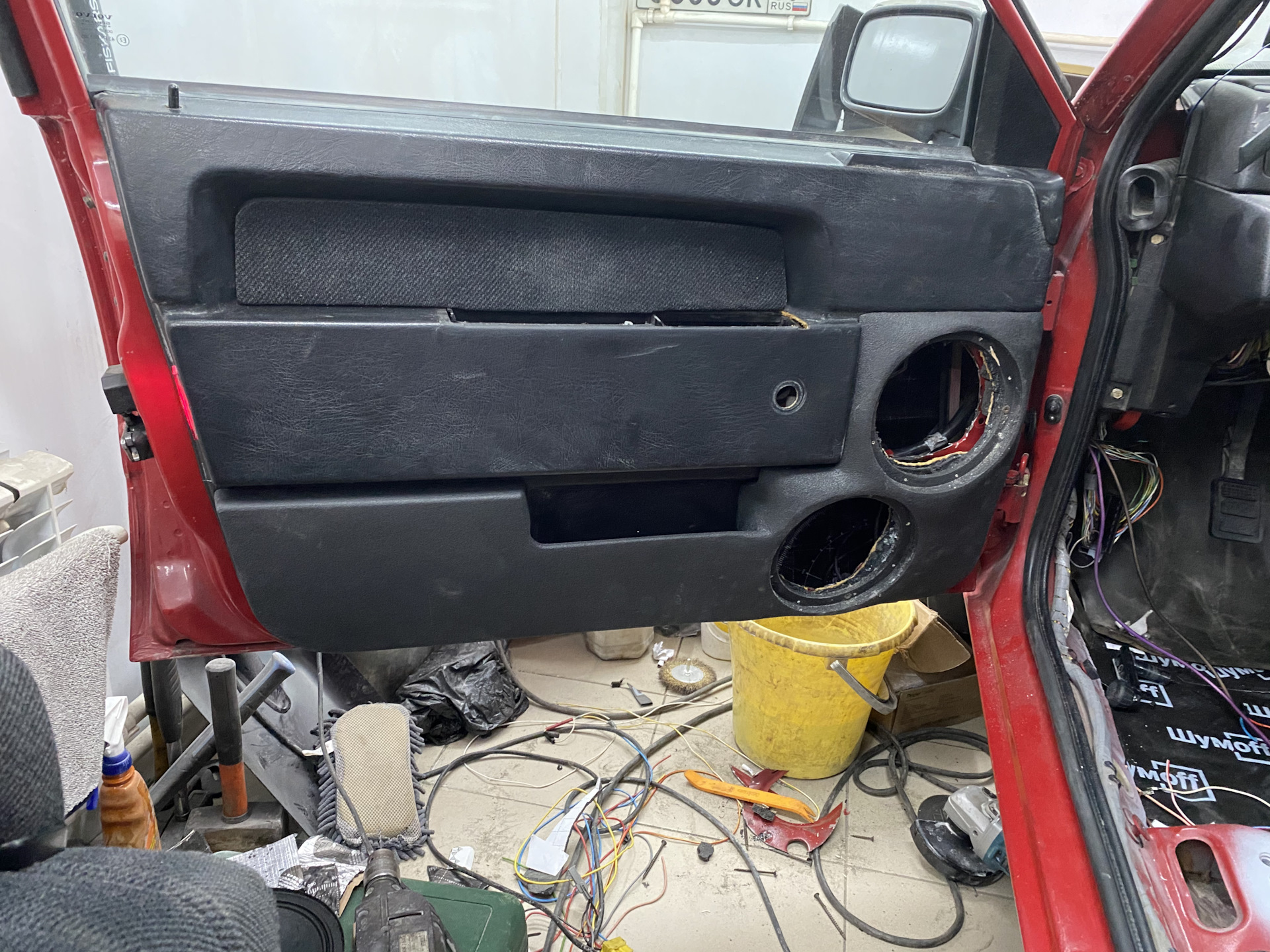 Изготовление подиумов под фронтальную акустику — Volvo 940, 2,3 л, 1992 ...