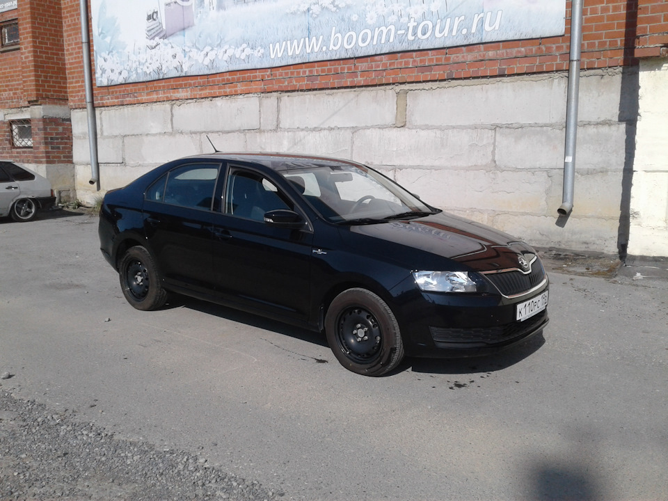 Добавил новых фото и долил пол-литра в двигатель — Skoda Rapid (1G), 1 ...