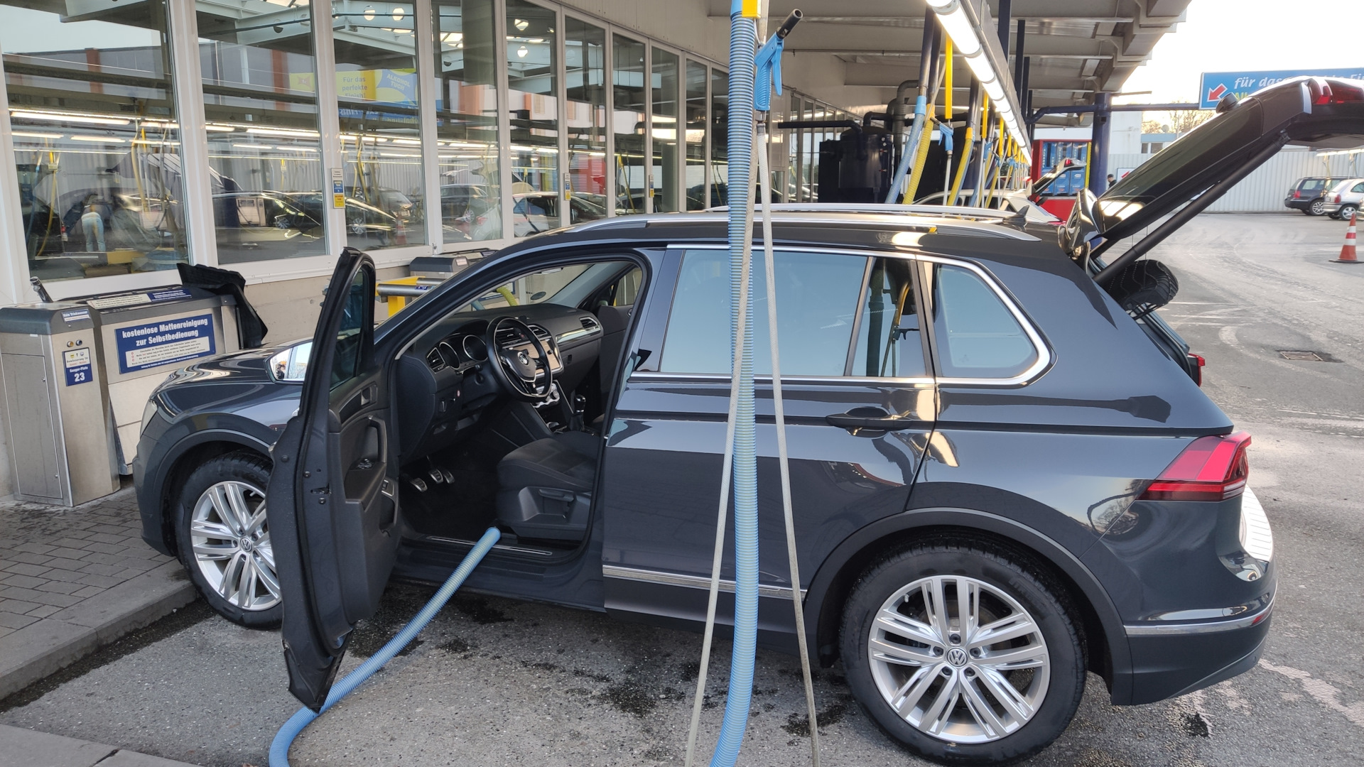 Неделя без выходных. Потрачено шаблон для мема. Шел второй день отпуска. Вторая неделя выходных. Сокращенные рабочие недели.