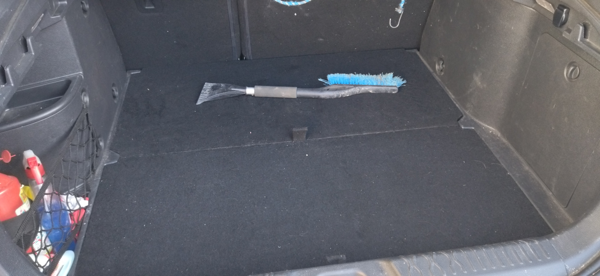 Чистка вентилятора печки, замена поводков стеклоочистителей, фальшпол ...