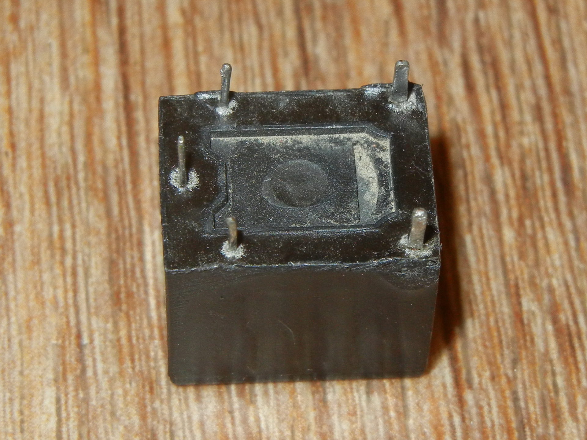 контакты от реле. реле 6423777 разбор. пежо 4007 реле дворников. залипает реле. реле бдс 3519-70.