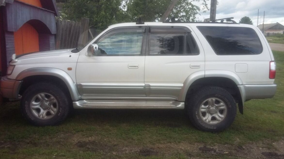 При резком торможение загорается индикатор стояночного тормоза, а потом ...