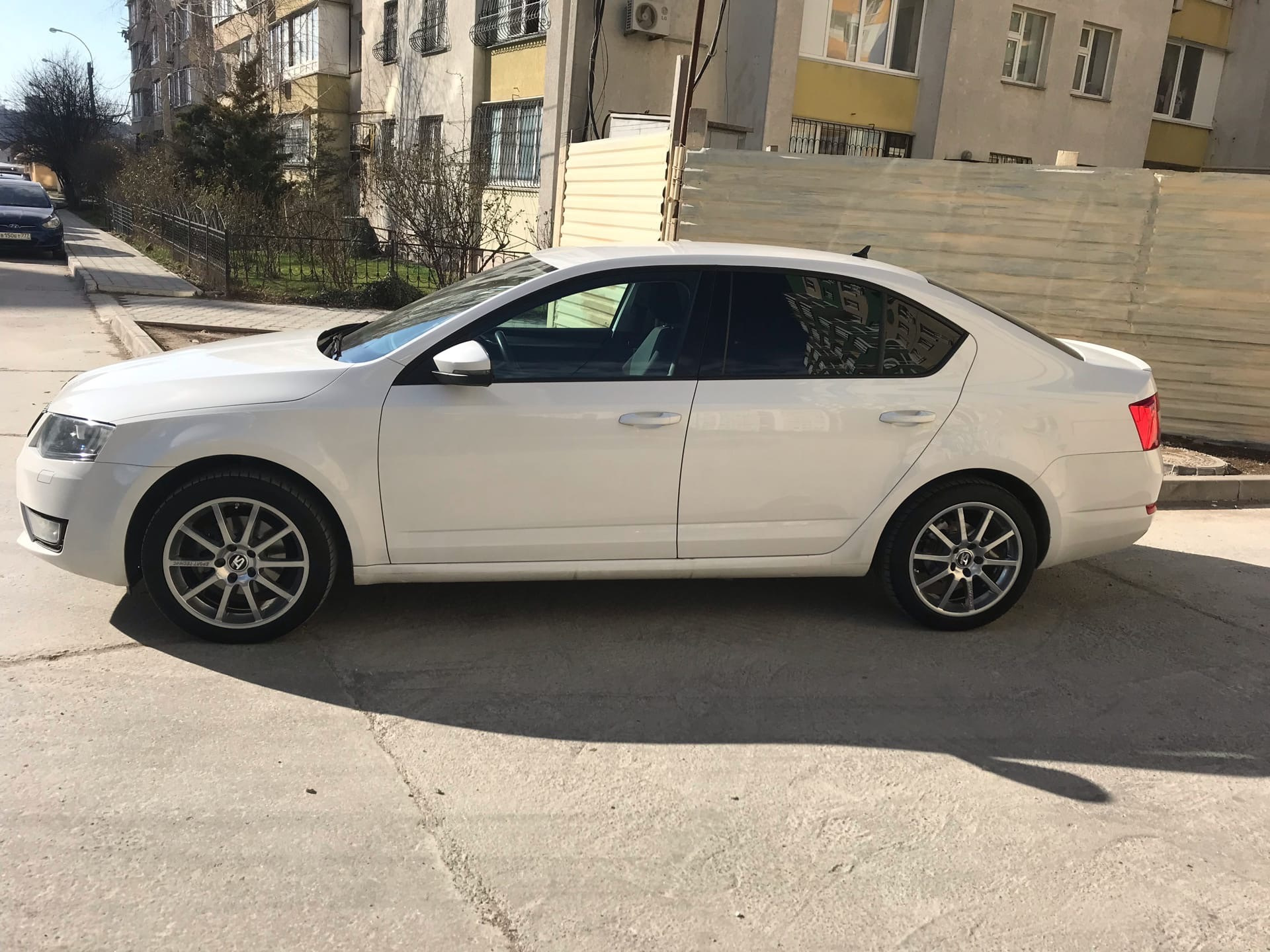 17 на 17. Skoda Octavia a7 225 45 17. Octavia a7 Sport Technic r16. Шкода Октавия диски 17. Шкода Октавия а5 на 17 дисках Sport Technic.