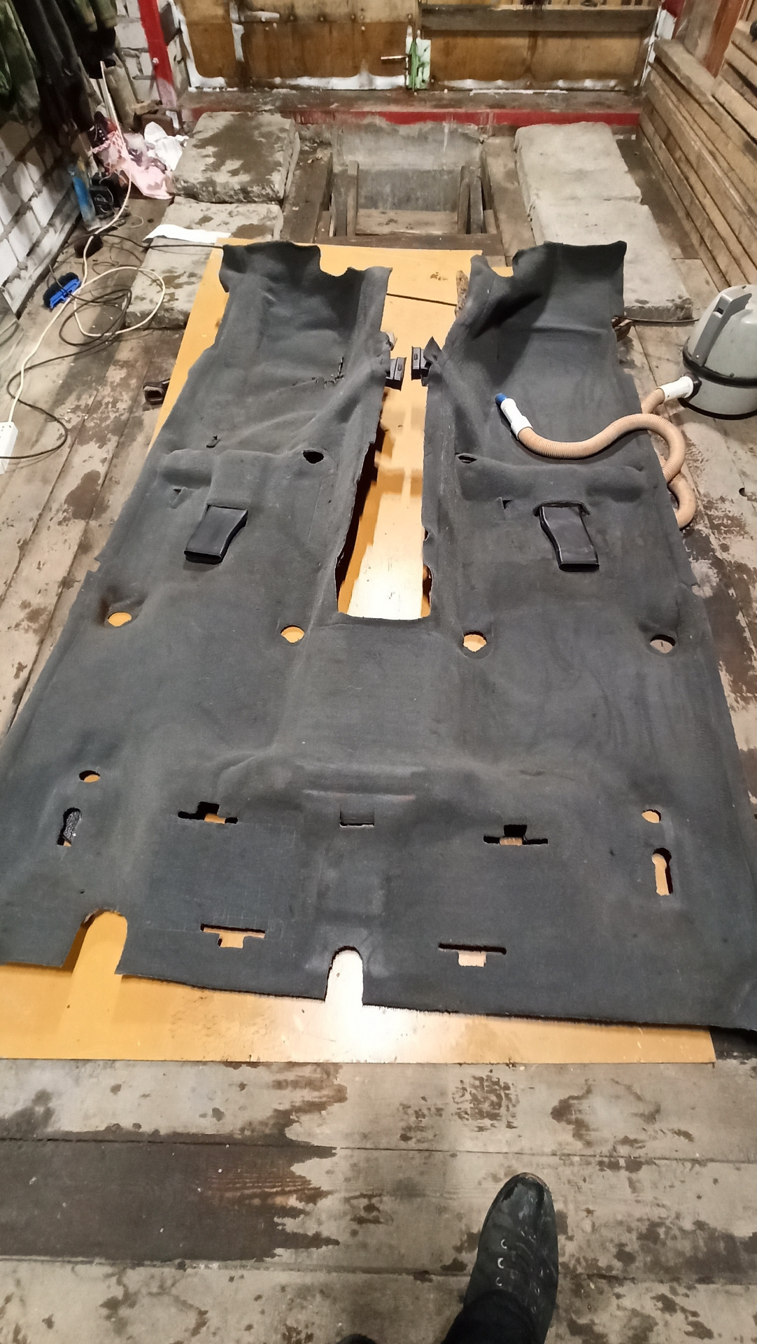 Снятие ковролина. — Jeep Grand Cherokee (WK), 3 л, 2007 года | просто ...