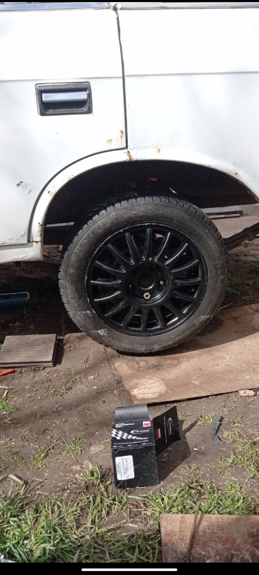 Примерка колес. — ИЖ Москвич 412, 1,5 л., 1985 года | колёсные диски ...