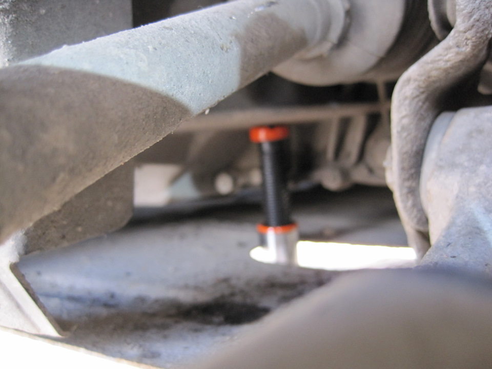 MAAAgCUPeA 960 Как открутить подушку двигателя приора