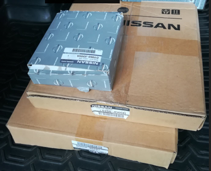 Передние тормозные диски и колодки — Nissan X-Trail II (t31), 2 л, 2013 ...