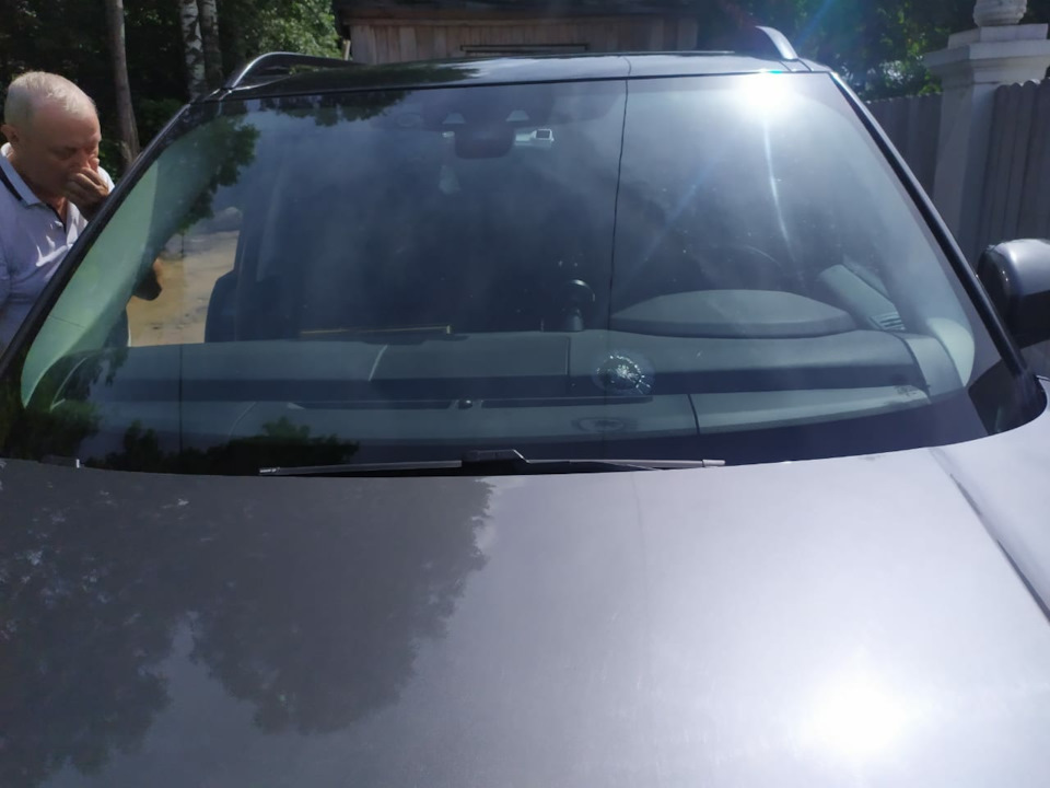 Windshield replacement — Land Rover Discovery V, 3 л, 2018 года