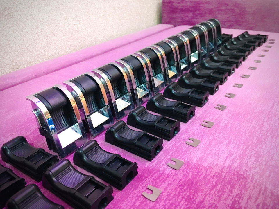 Koмплект "Солдатиков" двeрeй в сборе с хромированными рамками, ВАЗ 2104 ...