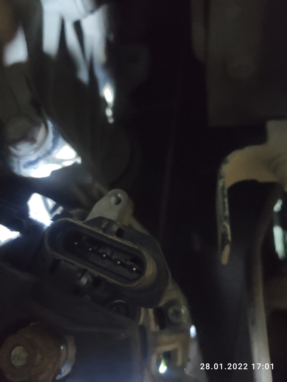 МАЗ 6550 лампа зарядки не гаснет. — DRIVE2