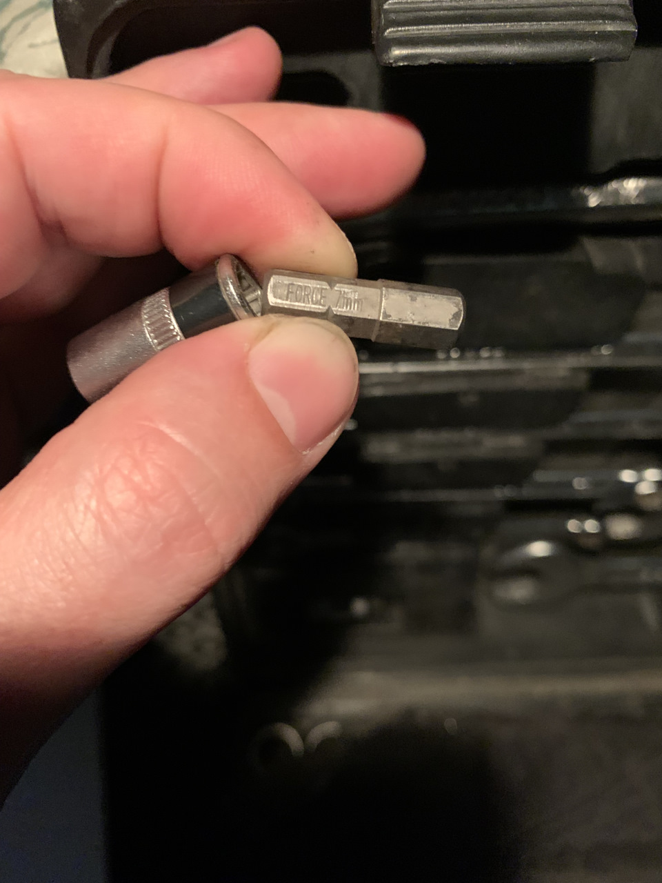 Замена передних тормозных колодок — BMW 5 series (E60), 3 л, 2009 года ...