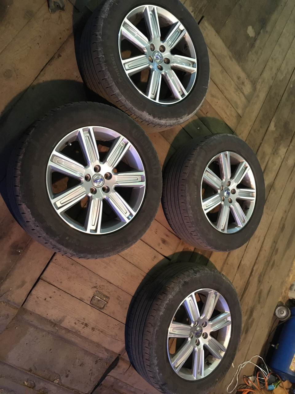 Фото в бортжурнале Volvo XC60 (1G)