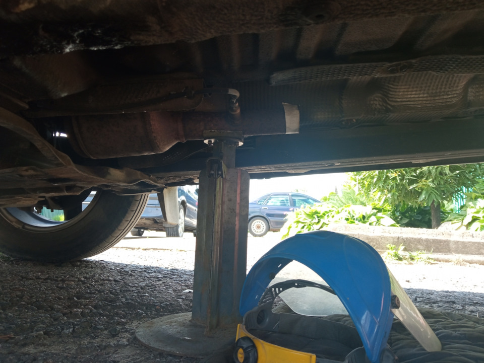 Средняя часть глушителя — Renault Duster (1G), 1,6 л, 2013 года ...