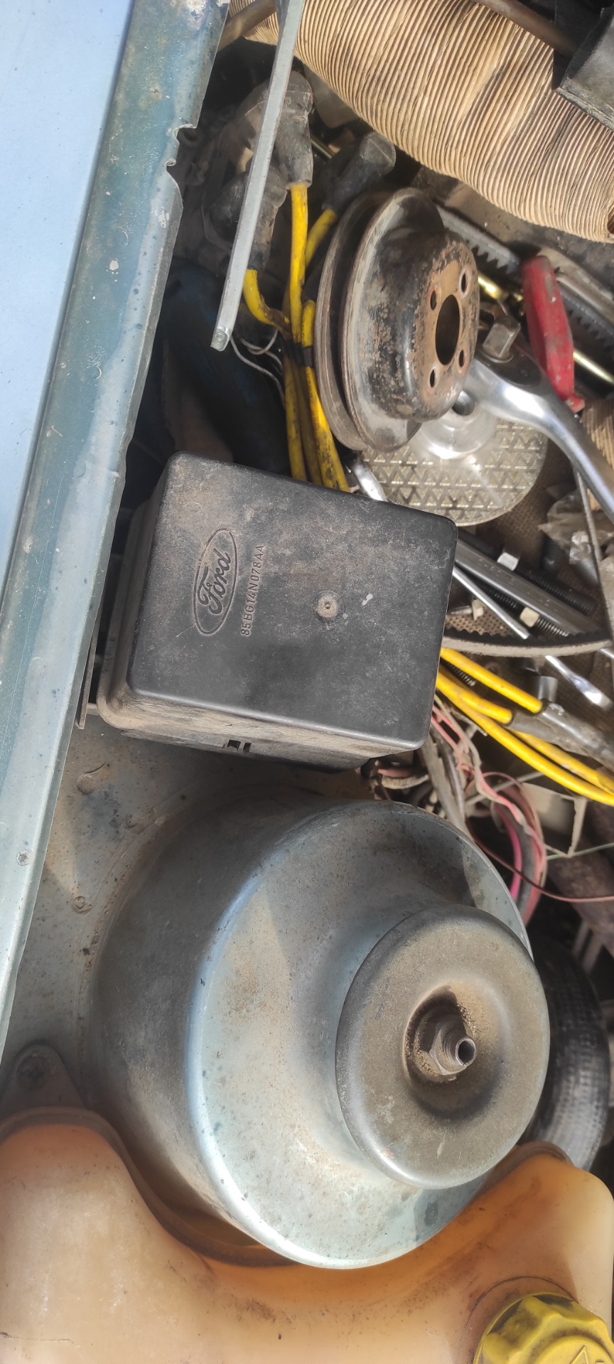 За что отвечают эти реле?(Реле подогрева впускного коллектора) — Ford ...