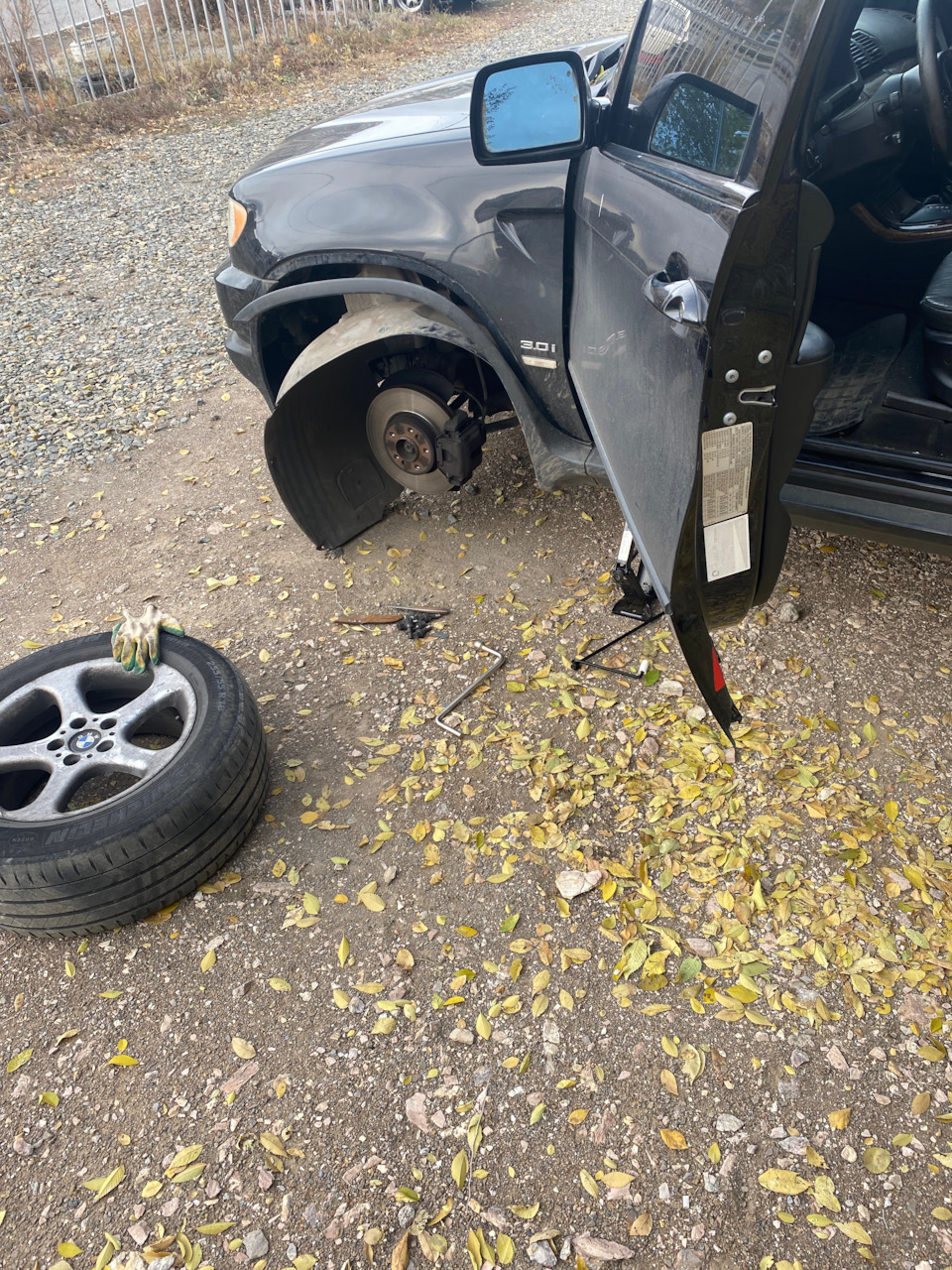 Обрыв тросика капота — BMW X5 (E53), 3 л, 2002 года | поломка | DRIVE2