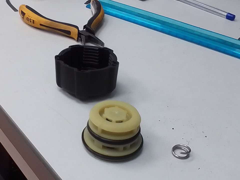 Пробка разобрана — Chevrolet Niva GLX