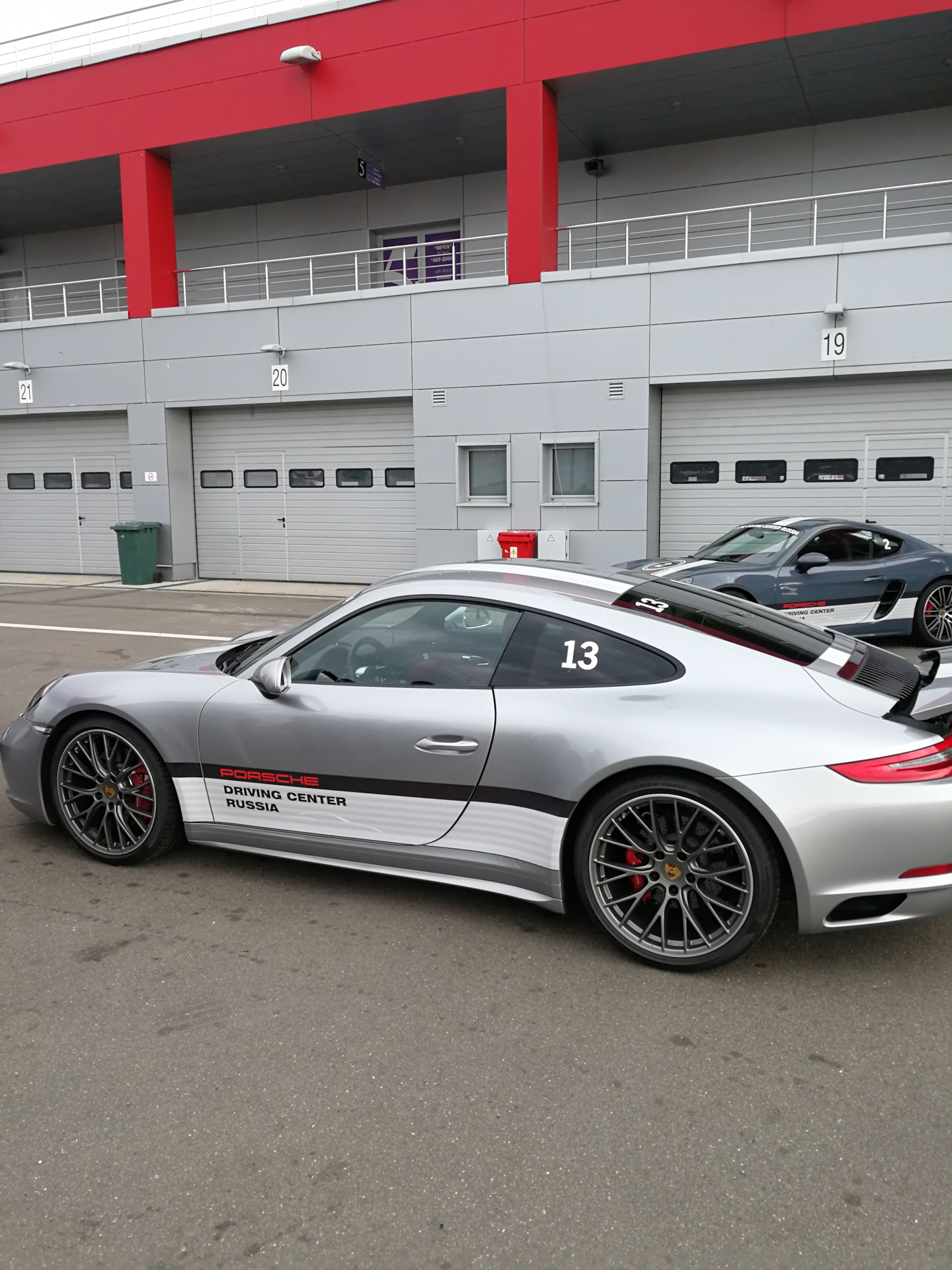 Порше раша. Porsche experience. Porsche experience Center Atlanta.