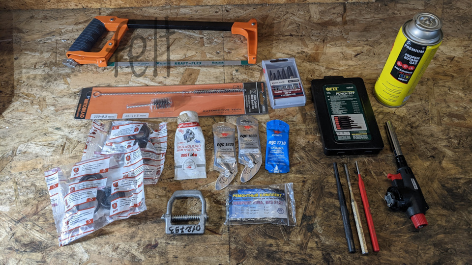 Бьют тормоза. Ревизия суппортов — Chevrolet Niva GLX, 1,7 л, 2012 года ...