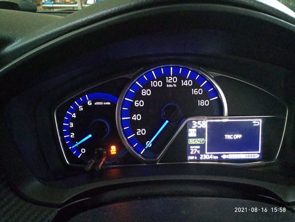 Toyota fielder холостые обороты