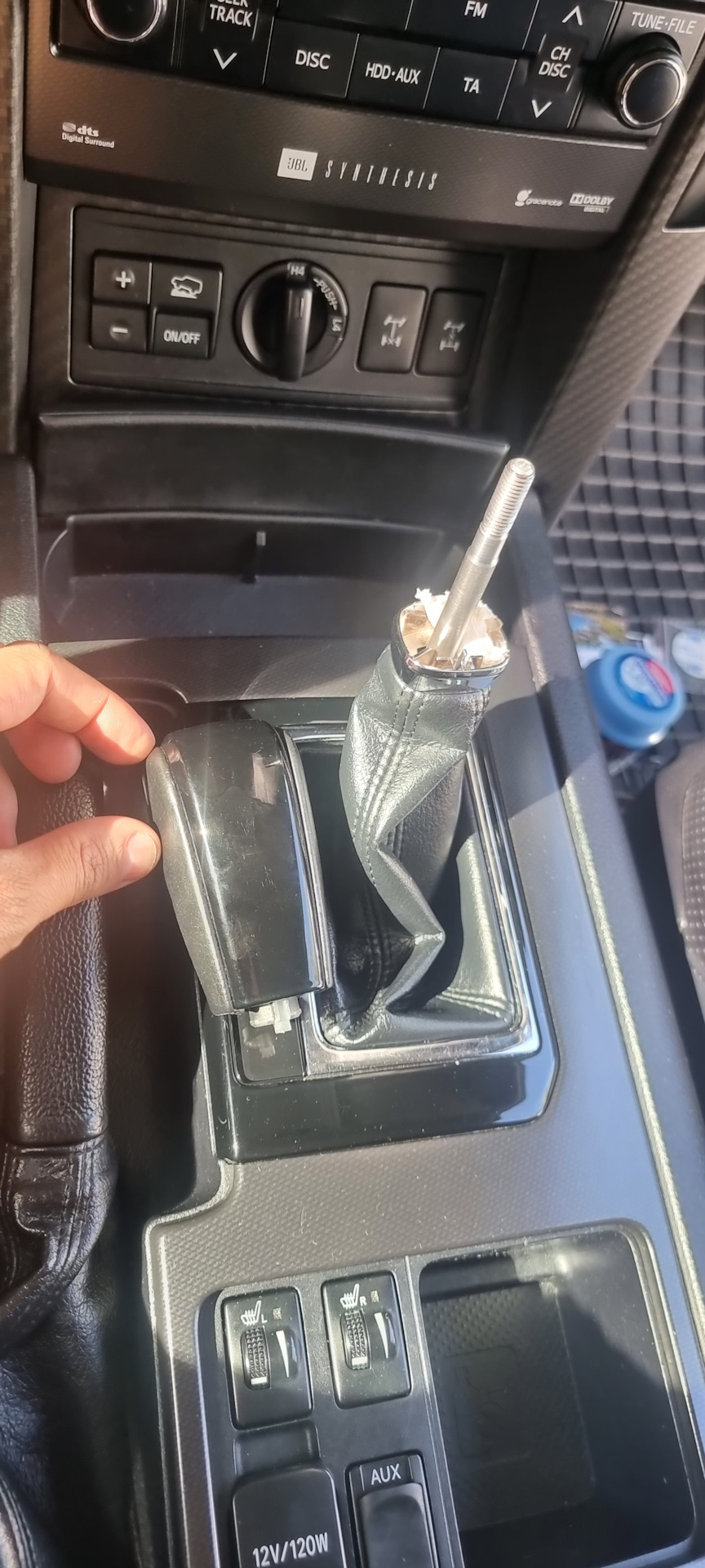 Снятие и востановление работоспособности крышки подстаканников Toyota ...