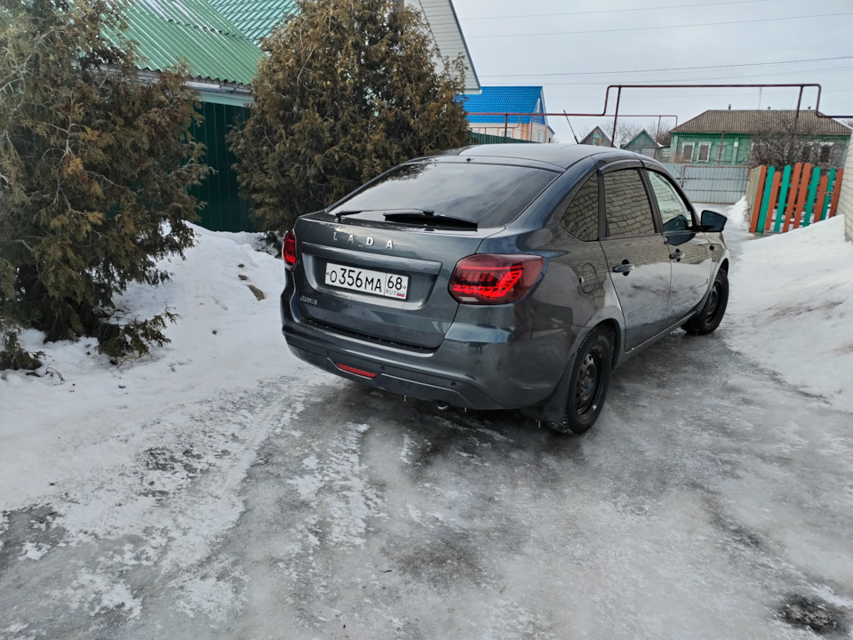 Установка светодиодных фонарей на гранту лифтбек — видео (2024) — Lada ...