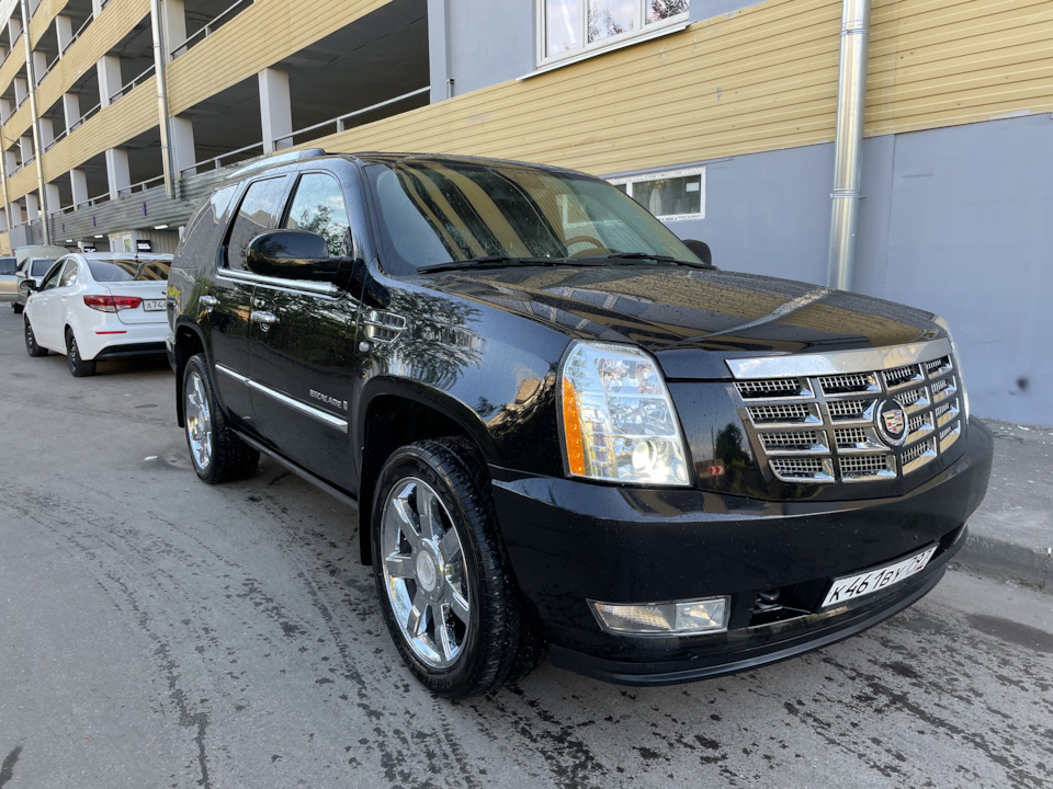 Фото в бортжурнале Cadillac Escalade (3G)