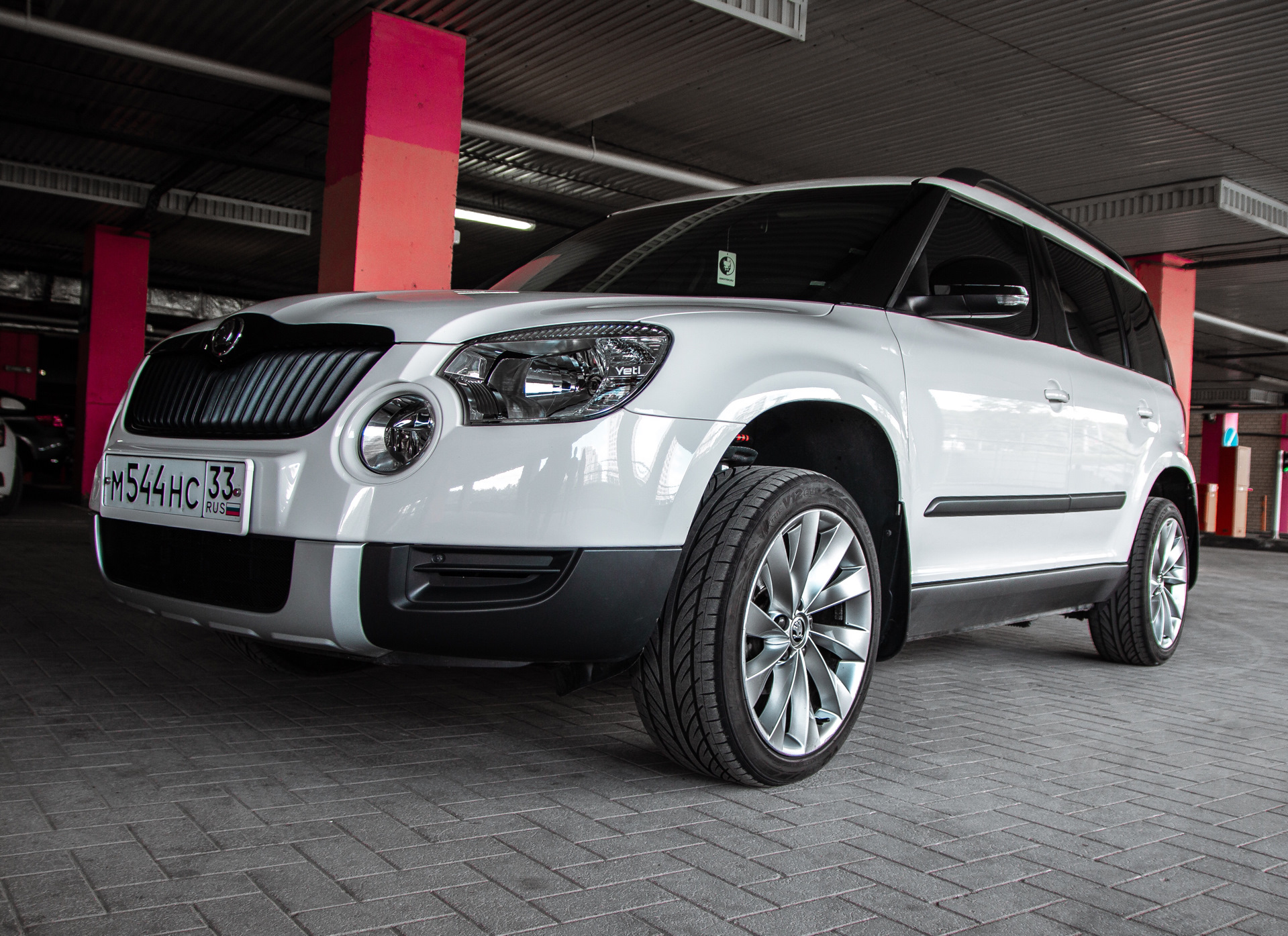 Шкода йети нижний. Skoda Yeti Sport. Шкода Йети Стейдж 3. Skoda Yeti 2013 Tuning. Skoda Yeti слипер.