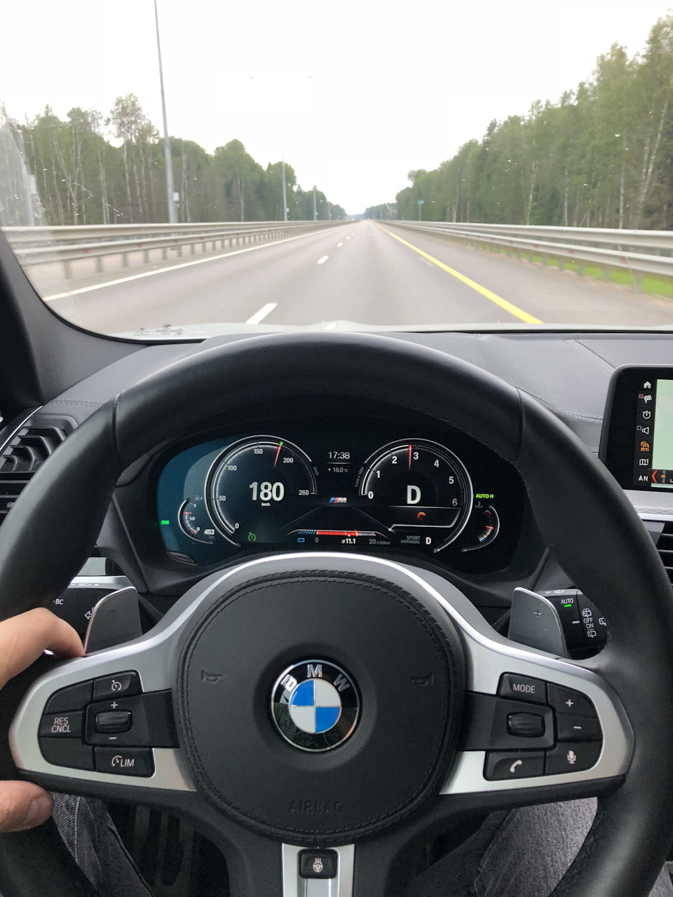 Бензиновый Сапсан 30i. Москва — Питер [245km/h] — BMW X3 (G01), 2 л, 2018  года | путешествие | DRIVE2