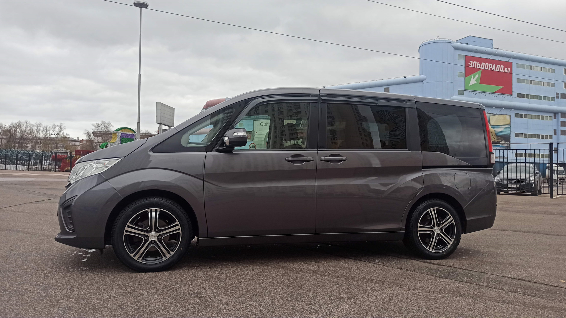 Хонда степвагон клиренс дорожный просвет. Honda stepwgn клиренс. Honda stepwgn проставки. Honda stepwgn spada 2004. Honda stepwgn клиренс.